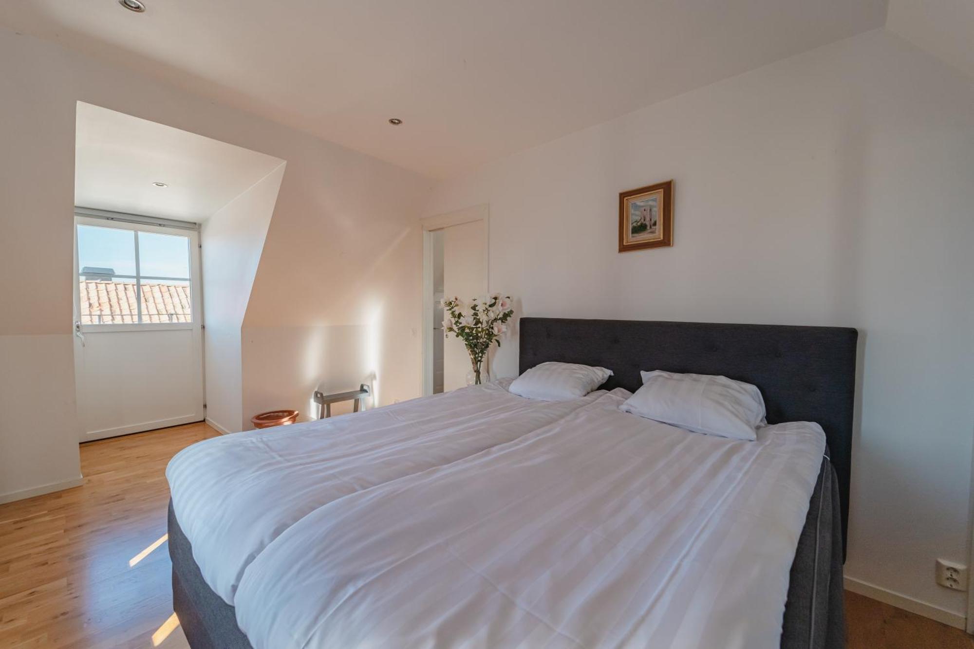 Österport - Visby Lägenhetshotell Rum bild